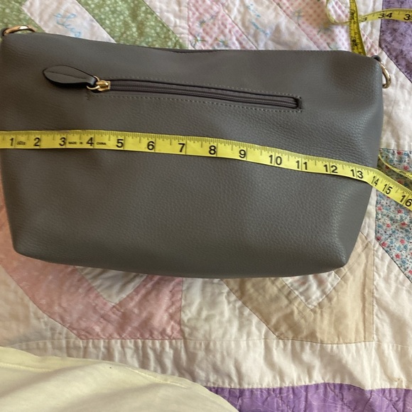 Faux leather handbag. Clutch. Crossbody. Shoulder bag. Putty color. Zip closure. - Picture 10 of 11